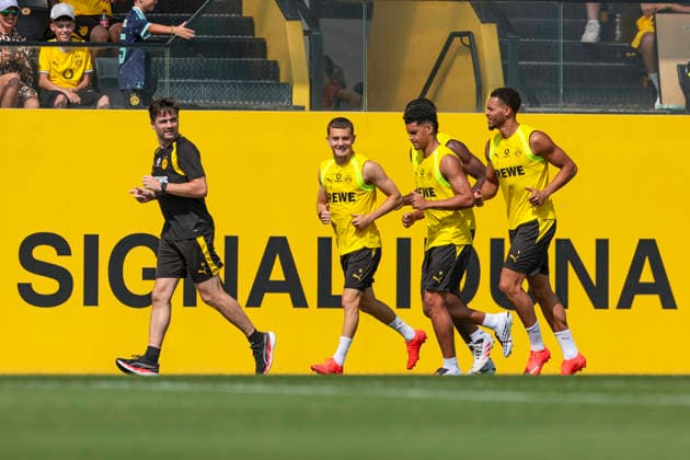 August 5, 2026, Soccer, Borussia Dortmund training session featuring: Athletic trainer Georg Schulz (Borussia Dortmund), Konstantinos Karetsas (Borussia Dortmund), Kaua Prates (Borussia Dortmund), Felix Nmecha (Borussia Dortmund), BVB training facility, North Rhine-Westphalia, Germany, xRHR PHOTO DEx Copyright: DennisxEwert RHR-FOTOx RHR-FOTO DE
