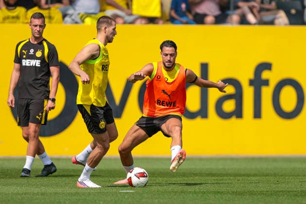 August 5, 2026, Soccer, Borussia Dortmund training session featuring individual trainer Mathias Schiele (Borussia Dortmund), Waldemar Anton (Borussia Dortmund), and Ramy Bensebaini (Borussia Dortmund) at the BVB training facility in NRW, Germany xRHR PHOTO DEx Copyright: DennisxEwert RHR-FOTOx RHR-FOTO DE