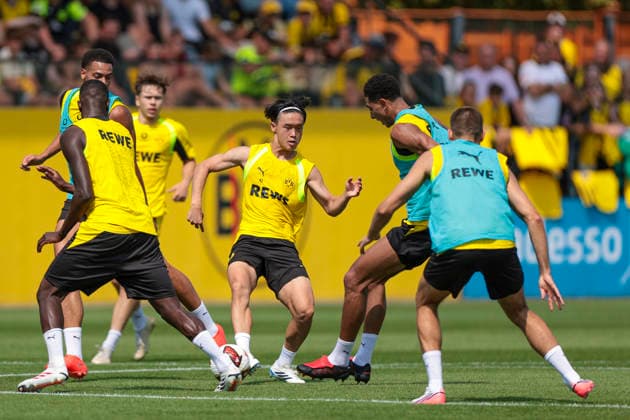 August 5, 2026, Soccer, Borussia Dortmund practice; from left: Takato Yamamoto, Borussia Dortmund facing off against Jobe Bellingham, Borussia Dortmund; BVB training facility, North Rhine-Westphalia, Germany; xRHR PHOTO DEx Copyright: DennisxEwert RHR-FOTOx RHR-FOTO DE