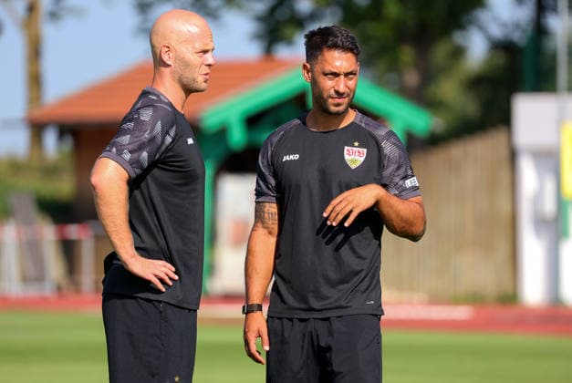 August 5, 2026, Germany, Grassau, Bundesliga, 2026–2027 season, VfB Stuttgart training camp, from left: Head Coach Philip Kipp, Assistant Coach Malik Fathi