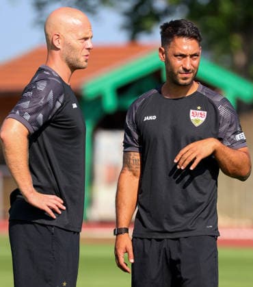 August 5, 2026, Germany, Grassau, Bundesliga, 2026–2027 season, VfB Stuttgart training camp, from left: Head Coach Philip Kipp, Assistant Coach Malik Fathi