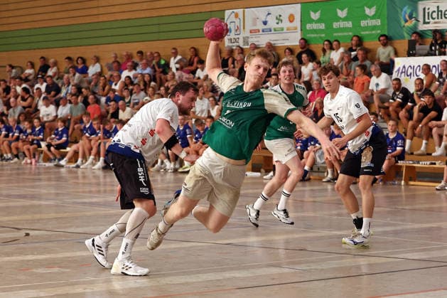 August 5, 2026, xovx, Lindencup Handball, HSG Dutenhofen Münchholzhausen vs. HSG Hanau, from left: Dziugas, Jusys (HSG Hanau), Leonard Zaum (HSG Dutenhofen Münchholzhausen II), Lukas Gümbel (HSG Dutenhofen Münchholzhausen II), Ben Scharriär (HSG Hanau), Linden City Hall, Hesse, Germany, DE