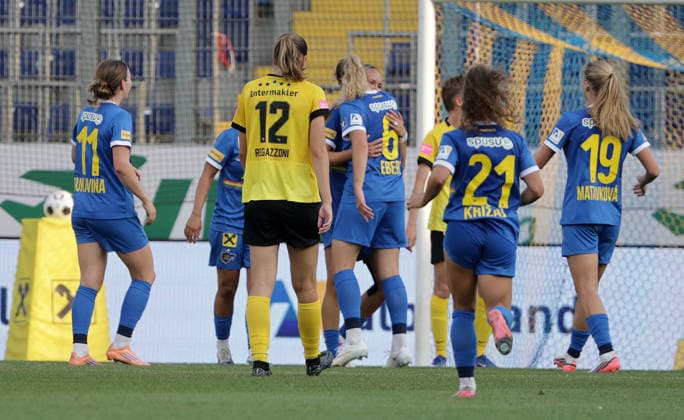 SOCCER - WCL, St.Poelten vs Bern SANKT POELTEN,AUSTRIA,05.AUG.26 - WOMEN SOCCER - UEFA Women s Champions League, qualification, SKN Sankt Poelten vs BSC YB Frauen. Image shows the rejoicing of Alma Aagaard (St.Poelten) and her team.  GEPAxpictures xWalterxLuger
