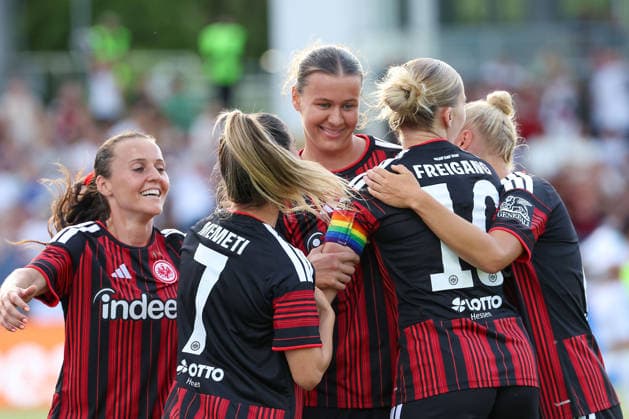 Frankfurt am Main, Germany, August 2026 Larrissa Muehlhaus Eintracht Frankfurt and her teammates celebrate the goal that made the score 2–0 during the second qualifying round match between Eintracht Frankfurt and Omonia Nicosia in the semifinals of the UEFA Women s LP Mini Tournament at Stadium am Bretanobad in Frankfurt am Main, Germany Copyright: HMBxMedia JoaquimxFerreira