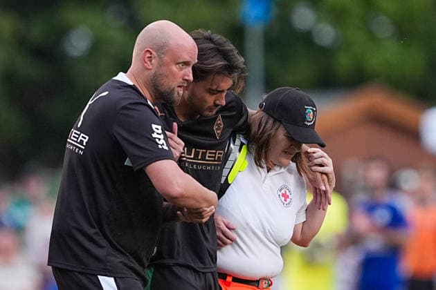 August 5, 2026, xydrx, soccer, friendly match, FC Rottach Egern vs. Borussia Mönchengladbach, 2026–2027 season, Birkenmoos Stadium, Jens Castrop, Borussia Mönchengladbach, No. 17 is injured and carried off the field. DFB regulations prohibit any use of photographs as image sequences and or quasi-video. Copyright: HMBxMedia YannisxDreimann