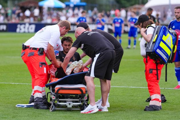 August 5, 2026, xydrx, soccer, friendly match, FC Rottach Egern vs. Borussia Mönchengladbach, 2026–2027 season, Birkenmoos Stadium, Jens Castrop, Borussia Mönchengladbach, No. 17 is injured and carried off the field on a stretcher. DFB regulations prohibit any use of photographs as image sequences and or quasi-video. Copyright: HMBxMedia YannisxDreimann