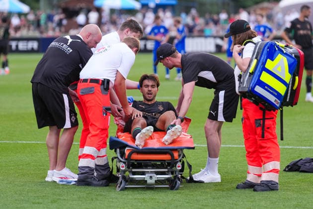 August 5, 2026, xydrx, soccer, friendly match, FC Rottach Egern vs. Borussia Mönchengladbach, 2026–2027 season, Birkenmoos Stadium, Jens Castrop, Borussia Mönchengladbach, No. 17 is injured and carried off the field on a stretcher. DFB regulations prohibit any use of photographs as image sequences and or quasi-video. Copyright: HMBxMedia YannisxDreimann