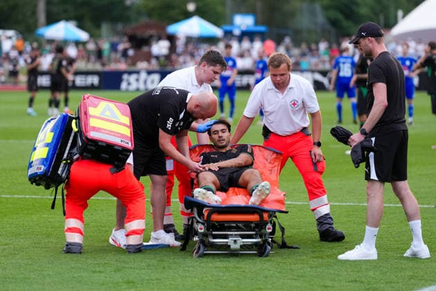 August 5, 2026, xydrx, soccer, friendly match, FC Rottach Egern vs. Borussia Mönchengladbach, 2026–2027 season, Birkenmoos Stadium, Jens Castrop, Borussia Mönchengladbach, No. 17 is injured and carried off the field on a stretcher. DFB regulations prohibit any use of photographs as image sequences and or quasi-video. Copyright: HMBxMedia YannisxDreimann