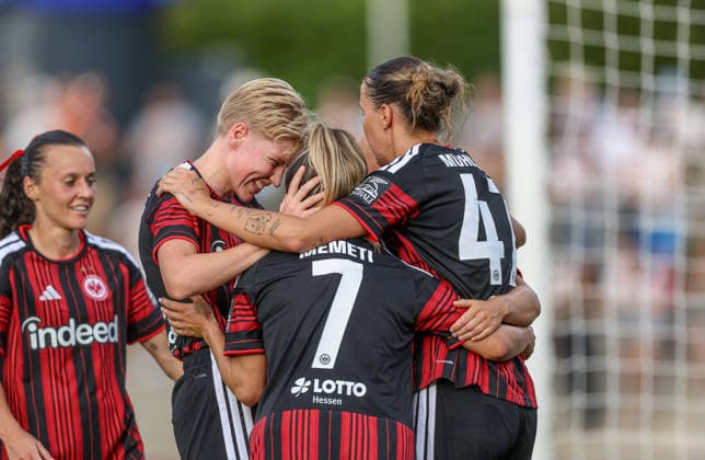 GER, Frankfurt, Eintracht Frankfurt vs. AC Omonia Nicosia, UEFA Women s Champions League, Soccer, UEFA, 2026–2027 Season, Brentanobad Stadium, Qualifying Round, Semifinal: Ereleta Memeti of Eintracht Frankfurt Women’s Team 7 scores the goal to make it 3–0; goal, celebration, joy, emotions; Larissa Mühlhaus of Eintracht Frankfurt Women’s Team 19, Paulina Krumbiegel, Eintracht Frankfurt Women’s Team, No. 22. DFB and DFL regulations prohibit any use of photographs as image sequences and or quasi-video. May 8, 2026 Copyright: HMBxMedia HendrikxHamelau