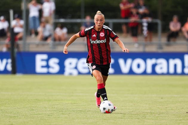 Frankfurt am Main, Germany, August 2026 Hanna Bennison Eintracht Frankfurt in action, with the ball during the second qualifying round match between Eintracht Frankfurt and Omonia Nicosia in the semifinals of the UEFA Women s LP Mini Tournament at Stadium am Bretanobad in Frankfurt am Main, Germany Copyright: HMBxMedia JoaquimxFerreira