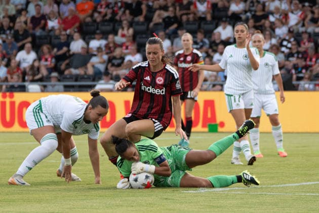 August 5, 2026, xhfmx, Soccer CLQ HF 2 Qualifying Round, Eintracht Frankfurt vs. Omonia Nicosia, Hayley Raso (Eintracht Frankfurt), 16, Constantina Kouzali (Omonia Nicosia), 1 DFL and DFB regulations prohibit any use of photographs as image sequences and or quasi-video in Frankfurt
