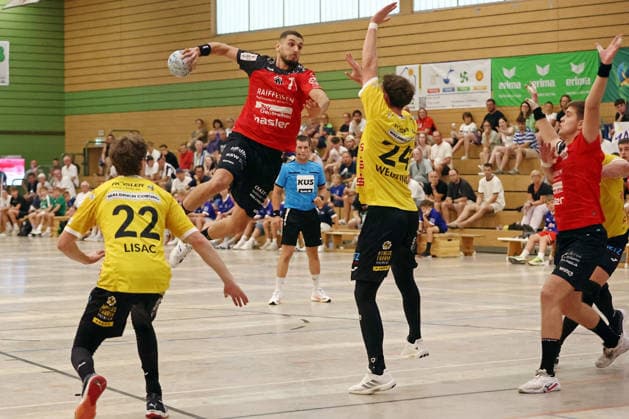 August 5, 2026, xovx, Lindencup Handball, Pfadi Winterthur vs. HSC 2000 Coburg, Marin Lisac (HSC Coburg), Lionel Mirdita (Pfadi Winterthur), Sven Wesseling (HSC Coburg), Ivan Simic (Pfadi Winterthur), Linden Stadthalle, Hesse, Germany, DE