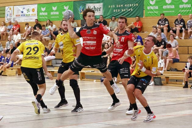 August 5, 2026, xovx, Lindencup Handball, Pfadi Winterthur HSC 2000 Coburg vs. Leonards Valkovskis (HSC Coburg), Bartlomiej Bis (HSC Coburg), Tiago Cuencas (Pfadi Winterthur), Tim Rellstab (Pfadi Winterthur), Jakob Knauer (HSC Coburg), Linden Stadthalle, Hesse, Germany, DE