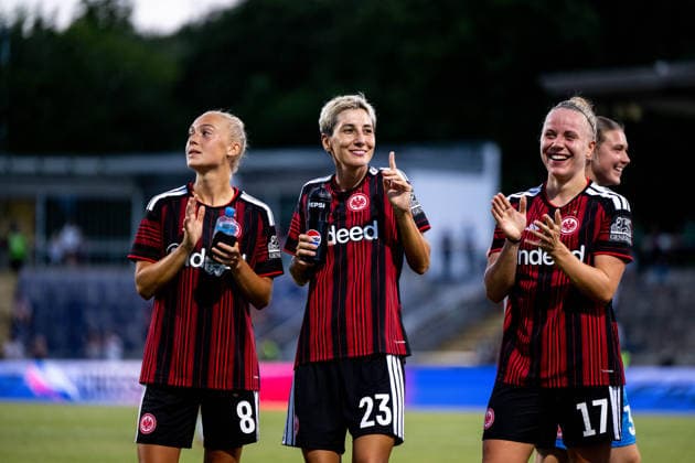 August 5, 2026, GER, Soccer, Women s, UEFA Women s Champions League, 2026–2027 Season, Qualifying Tournament, Semifinals, Eintracht Frankfurt vs. Omonia Nicosia, Hanna Bennison (Eintracht Frankfurt), 08, Sara Doorsoun (Eintracht Frankfurt), 23, Pia Sophie Wolter (Eintracht Frankfurt), 17, celebrate the victory and thank the fans, Frankfurt am Main, Brentanobad Stadium, Hesse, Germany Copyright: xNordphoto Memmlerx