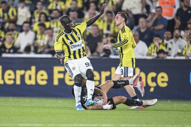 Fenerbahce v Sturm Graz - UEFA Champions League ISTANBUL, TURKIYE - AUGUST 5: Kerem Akturkoglu (9) of in action against Jurgen Heil (L) of Sturm Graz during UEFA Champions League third qualifying round the first leg match between Fenerbahce and Sturm Graz at Chobani Stadium in Istanbul, Turkiye on August 5, 2026. Fatma Nur Arslan Anadolu Istanbul Turkey. Editorial use only. Please get in touch for any other usage.  Copyright: x2026xAnadoluxFatmaxNurxArslanx