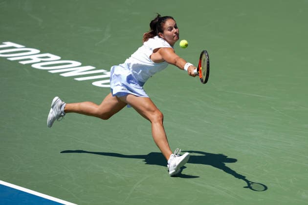 WTA, Tennis Damen Masters 1000 National Bank Open Toronto 2026 - Round of 64 - Day 5 Daria Kasatkina of Australia lunges to play a forehand during the Women™s Singles round of 64 match against Elena Rybakina of Kazakhstan on day 5 of the WTA Masters 1000 National Bank Open at Sobeys Stadium on August 5, 2026, in Toronto, Canada. (Photo by Leonardo Ramirez Eyepix Group) Copyright: xLeonardoxRamirezx xEyepixxGroupx LR_04082026_08362