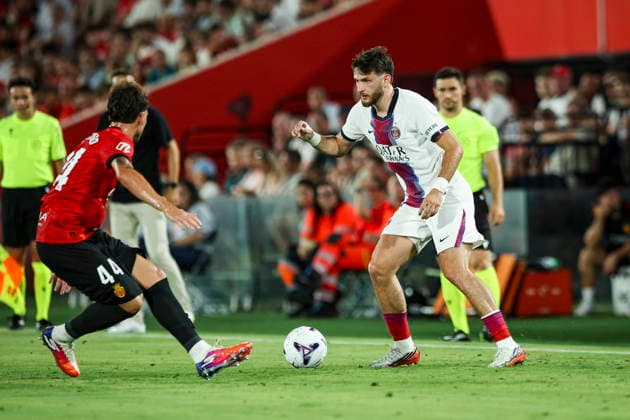 Khvicha Kvaratskhelia of PSG (Paris Saint-Germain) controls the ball during a preseason friendly match between RCD Mallorca and Paris Saint-Germain at Estadi Son Moix on August 5, 2026, in Palma de Mallorca, Spain. Photo by Xavi Bonilla, DeFodi Images