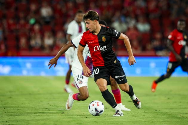 Pablo Torre of RCD Mallorca controls the ball during the preseason friendly match between RCD Mallorca and Paris Saint-Germain at Estadi Son Moix on August 5, 2026, in Palma de Mallorca, Spain. Photo by Xavi Bonilla, DeFodi Images