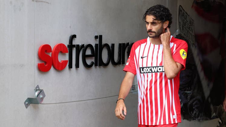 August 5, 2026, xrekx, Soccer 1st Bundesliga, SC Freiburg Photo Session, 2026–27 Season, from left: Eren Dinkci, SC Freiburg. DFL and DFB regulations prohibit any use of photographs as image sequences and or quasi-video. Freiburg