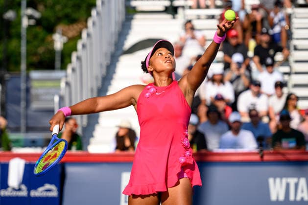 August 5, 2026, Toronto, Ontario, Canada: NAOMI OSAKA of Japan serves the ball during her second-round match against Panna Udvardy of Hungary at the National Bank Open, part of the Hologic WTA, Tennis Damen Tour, at Sobeys Stadium. Osaka defeated Udvardy 6-2, 6-4 to advance to the third round. Toronto Canada - ZUMAr228 20260805_znp_r228_035 Copyright: xVasiliyxRyabykhx
