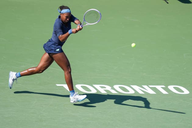 WTA, Tennis Damen Masters 1000 National Bank Open Toronto 2026 - Round of 64 - Day 5 Coco Gauff of United States plays a backhand during the Women™s Singles round of 64 match against Kayla Day of United States on day 5 of the WTA Masters 1000 National Bank Open at Sobeys Stadium on August 5, 2026, in Toronto, Canada. (Photo by Leonardo Ramirez Eyepix Group) Copyright: xLeonardoxRamirezx xEyepixxGroupx LR_04082026_08474