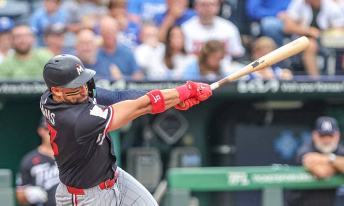 MLB, Baseball Herren, USA 2026: Twins Vs Royals August 5th AUG 05, 2026: Minnesota Twins infielder Royce Lewis (23) at bat against the Kansas City Royals at Kauffman Stadium Kansas City, MO. Roman Puno CSM (Credit Image: Â Roman Puno Cal Media) Kansas City Missouri United States EDITORIAL USE ONLY Copyright: xx ZUMA-20260805_zma_c04_035.jpg RomanxPunox csmphotothree508944