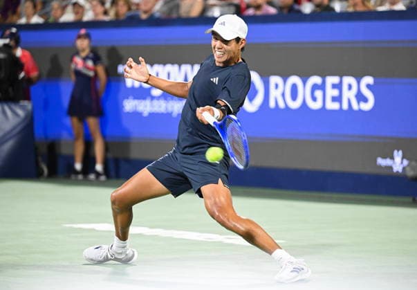 August 5, 2026, Montreal, Pq, Canada: Learner Tien of the United States plays a shot to Gael Monfils of France during their second round match at the National Bank Open tennis tournament in Montreal, on Wednesday, August 5, 2026. Canada News - August 5, 2026  - ZUMAc35_ 20260805_zaf_c35_182 Copyright: xGrahamxHughesx