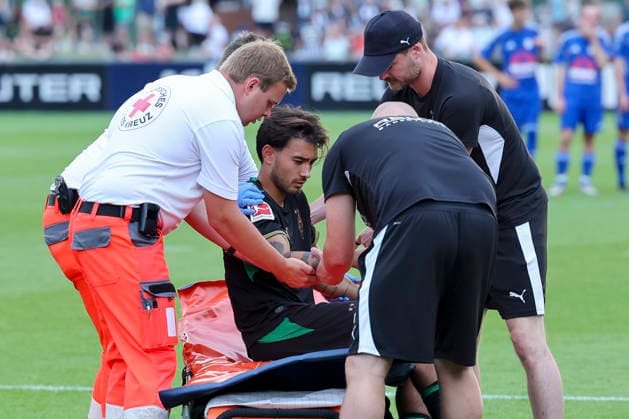 Jens Castrop of Borussia Mönchengladbach sits injured on a stretcher and is then taken to a hospital during the friendly match between FC Rottach Egern and Borussia Mönchengladbach at Birkenmoos Stadium on August 5, 2026, in Rottach Egern, Germany. Photo by Marco Steinbrenner, DeFodi Images. Jens Castrop of Borussia Mönchengladbach is sitting on a stretcher, injured, and is then taken to the hospital during the friendly match between FC Rottach Egern and Borussia Mönchengladbach at Stadion Birkenmoos on August 5, 2026 in Rottach Egern, Germany. Photo by Marco Steinbrenner, DeFodi Images. Photo by Marco Steinbrenner, DeFodi Images.