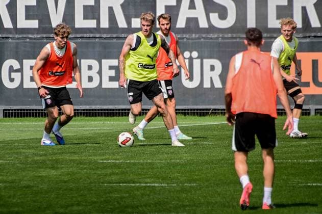 Westphal, Jannik, Eric Smith, Lars Ritzka, Pauli, Germany, Hamburg, Training Facility on Kollaustrasse, Soccer, 2. Bundesliga, FC St. Pauli