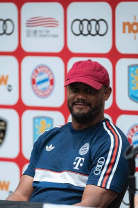 August 6, 2026, Hong Kong, China: Vincent Kampany of FC Bayern Munich during Audi Football Summit 2026 FC Bayern Munich press conference, PK, Pressekonferenz at Kai Tak Stadium in Hong Kong on August 6, 2026. Hong Kong China - ZUMAn333 20260806_znp_n333_008 Copyright: xKaxLokxNgx