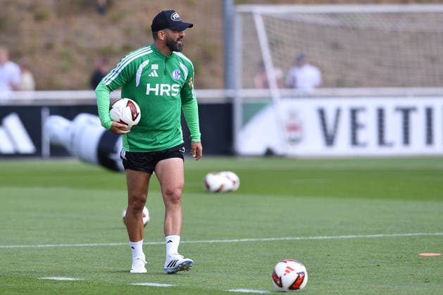 Soccer, Bundesliga 1: FC Schalke 04 training session on August 6, 2026, at the training facility at the Veltins Arena in Gelsenkirchen. Miron Muslic, head coach of Schalke xRx