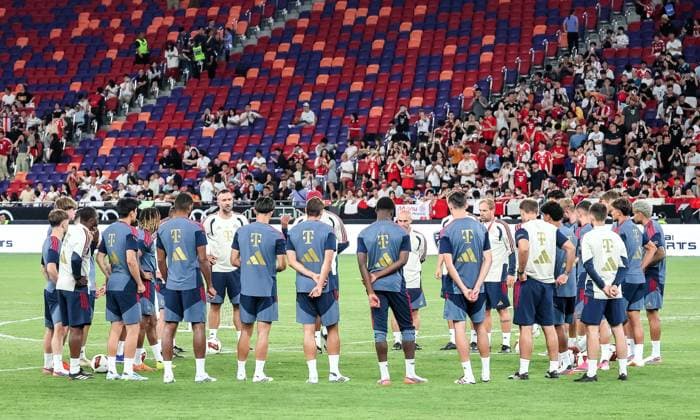 HKG, Vincent Kompany kicks off training; FC Bayern Munich training session in Kowloon, Hong Kong on August 6, 2026; 2026–27 season; FC Bayern Munich training session in Kowloon, Hong Kong on August 6, 2026; 2026–27 season, Hong Kong Copyright: xEibner-Pressefotox EP_JNL