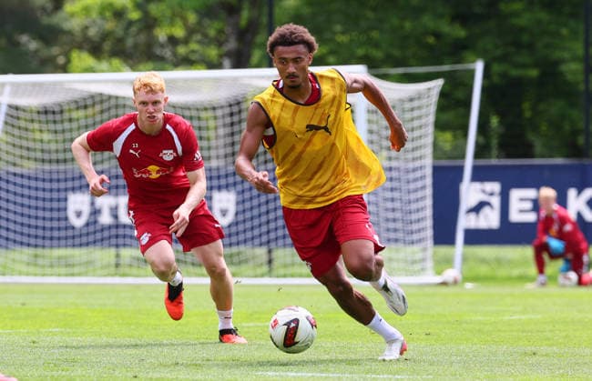 RB Leipzig (AUT) Training Camp, Bundesliga, Saalfelden, August 6, 2026, Gut Brandlhof, Soccer, Bundesliga, GER, RB Leipzig training camp in Saalfelden am Steinernen Meer, AUT, Pictured: Nicolas Seiwald (13), RB Leipzig, and Tidiam Gomis (27), RB Leipzig, Picture Point