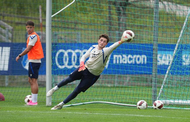 August 6, 2026, Seefeld Stadium, Seefeld, TSG Hoffenheim s 2026 training camp in Seefeld, Hoffenheim goalkeeper Lukas Petersson. Photo by Hasan Bratic, DeFodi Images