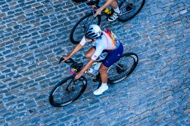 ÉTAPE DU TOUR DE FRANCE FEMMES AVEC ZWIFT PHOTOPQR LE DAUPHINE Eliot BERNARD ; Vaison-la-Romaine ; 06 08 2026 ; Vaison-la-Romaine, le 6 août 2026. Départ de l étape du Tour de France Femmes avec Zwift. Photo Eliot Bernard. Ce jeudi, 6e étape du Tour de France Femmes 2026 entre Montbrison (Loire) et Tournon-sur-Rhône (Ardèche - 6th day of du Tour de France Femmes 2026 between Montbrison (Loire) and Tournon-sur-Rhône (Ardèche) Vaison-la-Romaine Vaucluse Provence-Alpes-Côte d Azur France  Copyright: xPHOTOPQR LExDAUPHINE MAXPPPxEliotxBERNARDx 20260806JDL2041 20260806JDL2041