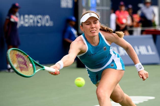 August 6, 2026, Toronto, Ontario, Canada: EKATERINA ALEXANDROVA returns the ball during her third-round match against Talia Gibson of Australia at the National Bank Open, part of the Hologic WTA, Tennis Damen Tour, at Sobeys Stadium. Toronto Canada - ZUMAr228 20260806_znp_r228_013 Copyright: xVasiliyxRyabykhx