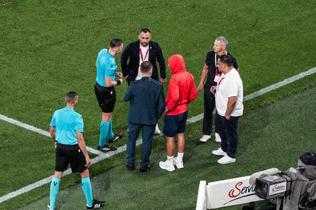 Soccer Austria UEFA Conference League Qualifiers 2026–2027, Round 3, August 6, 2026: FC Red Bull Salzburg (Austria) vs. Pafos FC (Cyprus) at Red Bull Arena, Wals-Siezenheim, Austria. Referee Damian Sylwestrzak stops the match. Copyright: xLUKAxKOLANOVICx