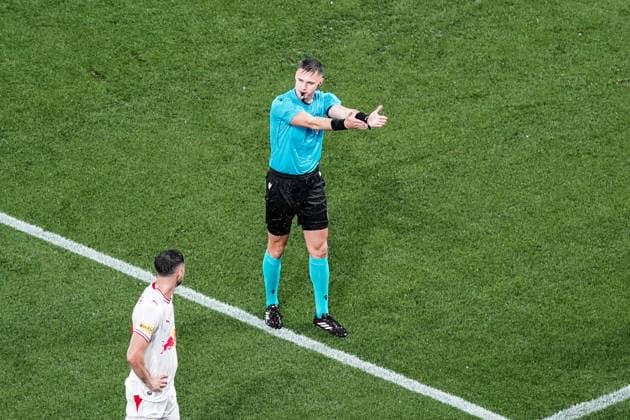 Soccer Austria UEFA Conference League Qualifiers 2026–2027, Round 3, August 6, 2026: FC Red Bull Salzburg (Austria) vs. Pafos FC (Cyprus) at Red Bull Arena, Wals-Siezenheim, Austria. Referee Damian Sylwestrzak stops the match. Copyright: xLUKAxKOLANOVICx