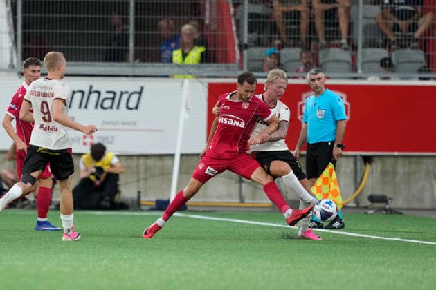 Thun, Switzerland - August 06: Nicolas Brügy - Nicolas Brugy (5 THU) against Stigur Thordarson (77 Vikingur R.) during the UEFA Europa League Qualification match between FC Thun and Vikingur Reykjavik at VISANA Stadion on August 06, 2026 in Thun, Switzerland. Copyright: xKjetilxWaberx xSPPx Sportspressphoto_SPR201546