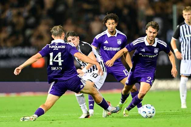 PAOK v RSC Anderlecht - UEFA Europa League THESSALONIKI, GREECE - AUGUST 06 : Sikan Danylo forward of RSC Anderlecht, Zafeiris Christos Midfielder of Paok FC, Llansana Enric midfielder of RSC Anderlecht during the UEFA Europa League third qualifying round1st leg match between PAOK and RSC Anderlecht on August 6, 2026 in Thessaloniki, Greece, 06 08 2026 Thessaloniki Greece  Copyright: xJanxDexMeuleneirx