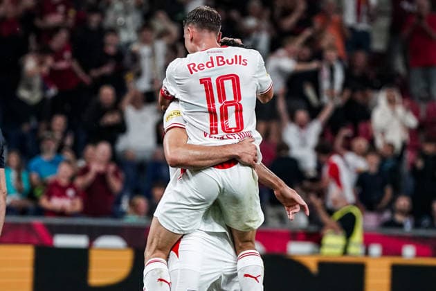 Soccer Austria UEFA Europa League Qualifying 2026–2027, Round 3, August 6, 2026, FC Red Bull Salzburg (Austria) vs. Pafos FC (Cyprus), Red Bull Arena, Wals-Siezenheim, Austria; Niklas Veratschnig of FC Salzburg celebrates Haris Tabakovic’s goal, giving FC Salzburg a 1–0 lead Copyright: xLUKAxKOLANOVICx