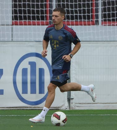 August 6, 2026, FC Bayern Munich, Training, Säbenerstrasse, Munich, Soccer, Sports, Pictured: Bryan Zaragoza of FC Bayern Munich with the ball