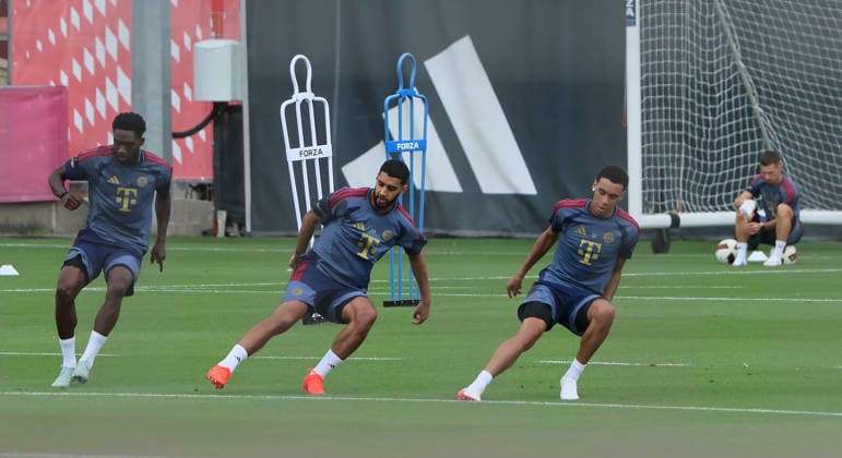 August 6, 2026, FC Bayern Munich, Training, Saebenerstrasse, Munich, Soccer, Sports, Pictured: Alphons Davies (FC Bayern Munich), Ismael Saibari (FC Bayern Munich), Jamal Musiala (FC Bayern Munich), and Bryan Zaragoza (FC Bayern Munich)