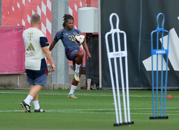 August 6, 2026, FC Bayern Munich, Training, Säbenerstrasse, Munich, Soccer, Sports, Pictured: Benjamin Sommer (FC Bayern Munich) and Serge Gnabry (FC Bayern Munich)