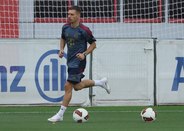August 6, 2026, FC Bayern Munich, Training, Säbenerstrasse, Munich, Soccer, Sports, Pictured: Bryan Zaragoza of FC Bayern Munich with the ball