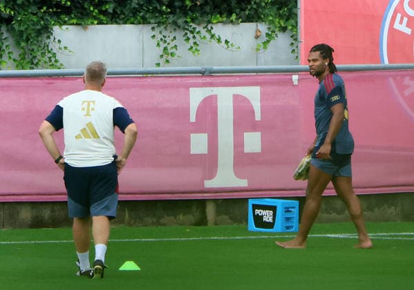 August 6, 2026, FC Bayern Munich Training, Soccer, Sports, Pictured: Benjamin Sommer (FC Bayern Munich) and Serge Gnabry (FC Bayern Munich)