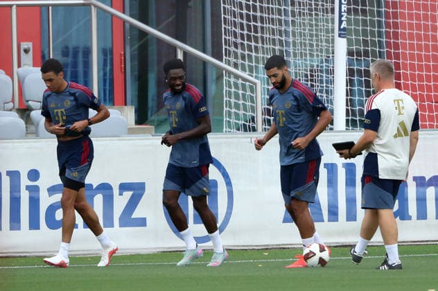 August 6, 2026, FC Bayern Munich Training, Soccer, Sports, Pictured: Jamal Musiala (FC Bayern Munich), Alphons Davies (FC Bayern Munich), Ismael Saibari (FC Bayern Munich), and Benjamin Sommer (FC Bayern Munich)