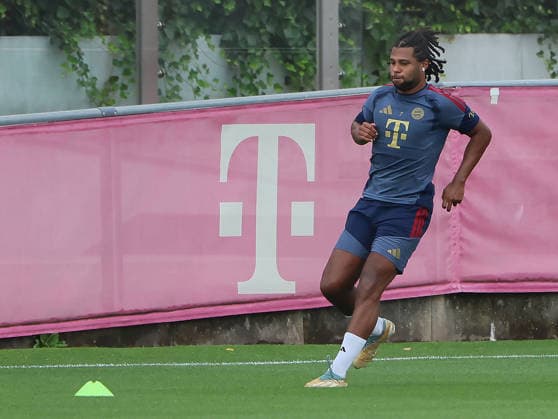 August 6, 2026, FC Bayern Munich Training, Soccer, Sports, Pictured: Serge Gnabry, FC Bayern Munich