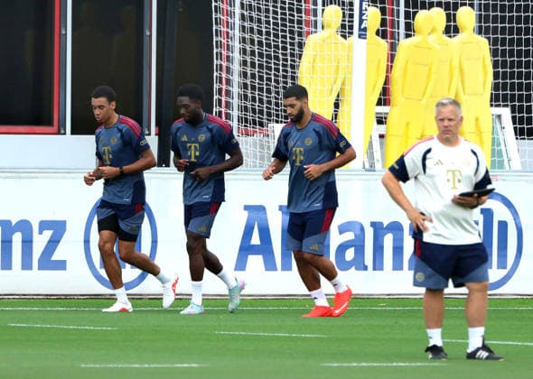August 6, 2026, FC Bayern Munich Training, Soccer, Sports, Pictured: Jamal Musiala (FC Bayern Munich), Alphons Davies (FC Bayern Munich), Ismael Saibari (FC Bayern Munich), and Benjamin Sommer (FC Bayern Munich)