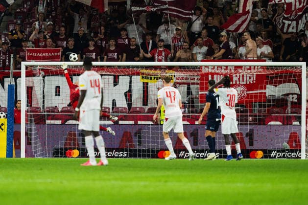 SOCCER - UEFA EL, RBS vs Pafos SALZBURG,AUSTRIA,06.AUG.26 - SOCCER - UEFA Europa League, qualification, Red Bull Salzburg vs Pafos FC. Image shows Radoslaw Majecki (Pafos).  GEPAxpictures xJulioxArellano